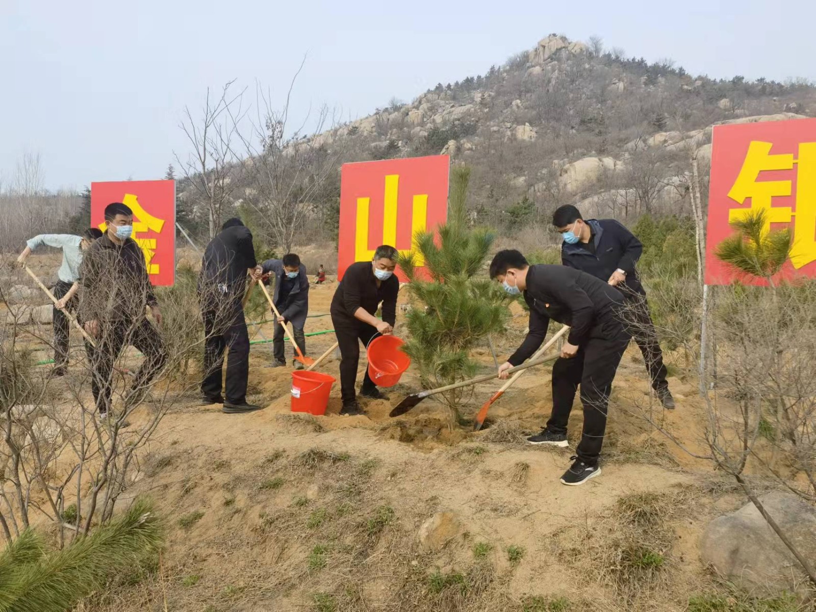 勘測(cè)院支部開展“三月學(xué)雷鋒·植樹我先行”活動(dòng)